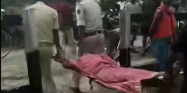 मांझागढ़ में ट्रेन से कटकर अज्ञात युवक की मौत