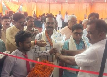 नौतन के बलवां में पेट्रोल पंप का हुआ उद्घाटन