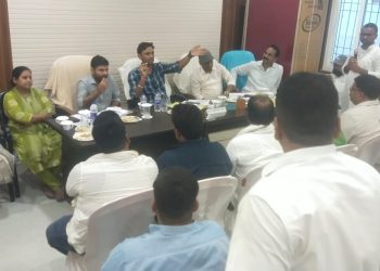 सीवान जिलाधिकारी ने की नौतन में परिचयात्मक बैठक, जनप्रतिनिधियों से संवाद कर सुनी समस्याएं