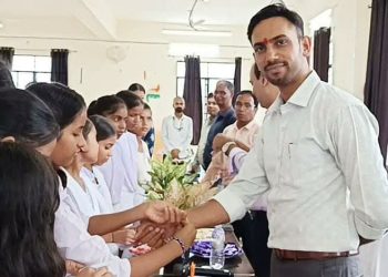 सिवान ll रक्षाबंधन के अवसर पर राजकीय अन्य पिछड़ा एवं अति पिछड़ा वर्ग आवासीय विद्यालय की छात्राओं के साथ डीएम ने किया संवाद