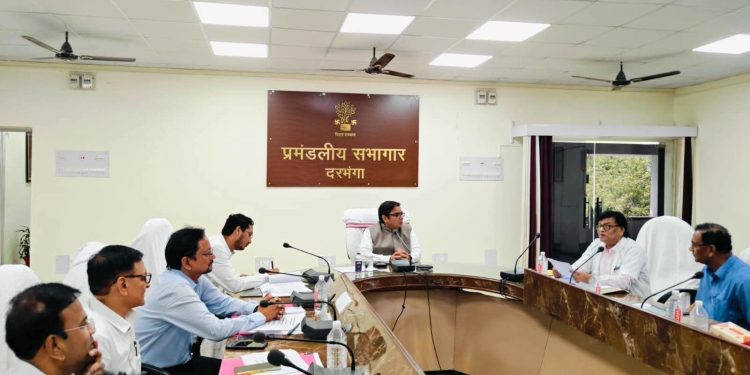 आयुक्त की अध्यक्षता में प्रमंडल स्तरीय स्वास्थ्य विभाग के कार्यों की समीक्षा