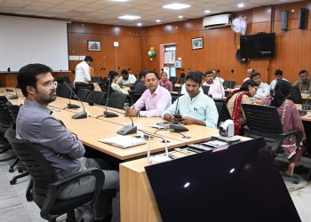 विद्यार्थियों को मिलेगा शुद्ध और सुरक्षित पेयजल, डीएम ने दिए सख्त निर्देश
