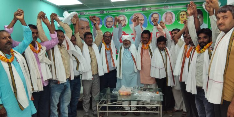 गोपालगंज में जद(यू) का शक्ति प्रदर्शन! सदर प्रखंड की समीक्षा बैठक में बूथ से लेकर पंचायत तक संगठन मजबूत करने का संकल्प