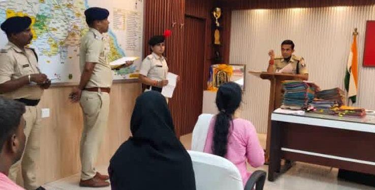 गोपालगंज पुलिस की जनसुनवाई में उमड़ा फरियादियों का हुजूम, शिकायतों के त्वरित निस्तारण के निर्देश