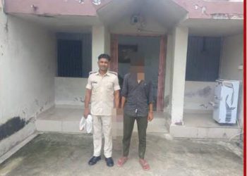 उचकागांव थाना पुलिस की बड़ी कार्रवाई, चोरी कांड का प्राथमिक अभियुक्त गिरफ्तार