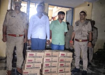 देशी शराब के साथ अभियुक्त गिरफ्तार