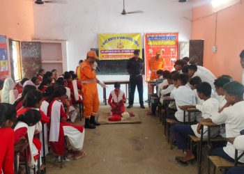 विद्यार्थियों ने सीखे आपदा से बचाव के गुर, NDRF ने कराया प्राथमिक उपचार और CPR का व्यावहारिक प्रशिक्षण