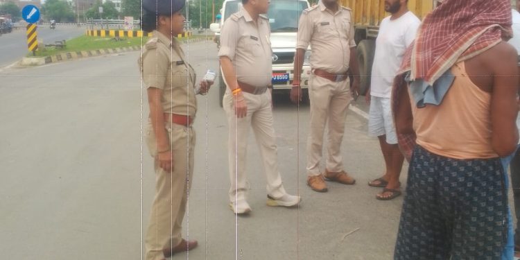 एनएच-27 पर अवैध पार्किंग के खिलाफ प्रशासन का बड़ा एक्शन, 15 से अधिक ट्रकों पर जुर्माना