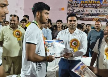 खेल मैदान में गूंजा जीत का जश्न, तालियों से गूंज उठा इंडोर हाल