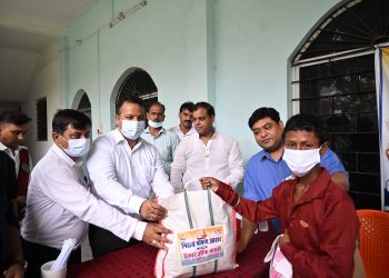 टीबी मरीजों को मिला पोषण का सहारा, 50 मरीजों के बीच बांटे गए फूड बास्केट