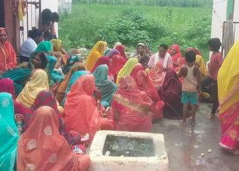 पति की दीर्घायु और अखंड सौभाग्य की कामना को लेकर महिलाओं ने रखा तीज व्रत