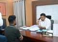 जनता दरबार में डीएम ने सुनी 35 फरियादियों की फरियाद, 22 मामले भूमि विवाद से जुड़े