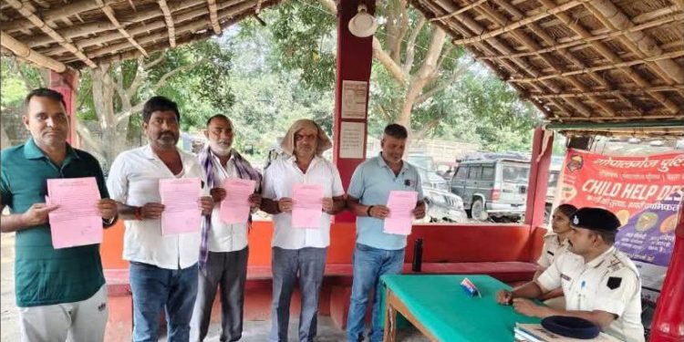 गुंडा परेड में असामाजिक तत्वों को पुलिस की कड़ी चेतावनी, अपराध से दूर रहने का निर्देश