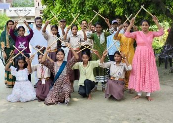मां गायत्री फिल्म ट्रेनिंग सेंटर में डांडिया महोत्सव आयोजित, कई संस्थान के छात्र-छात्राओं ने लिया हिस्सा