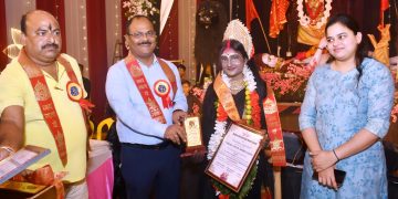 कालूकुआं में ‘डांडिया गरबा 2.0’ का भव्य आयोजन, प्रतिभागियों को प्रमाण पत्र एवं स्मृति चिह्न देकर किया सम्मानित
